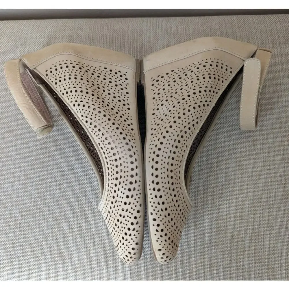 Jeffrey Campbell Cirque Size 9M Beige Cut Out Wedge Heel Leather Ankle Strap